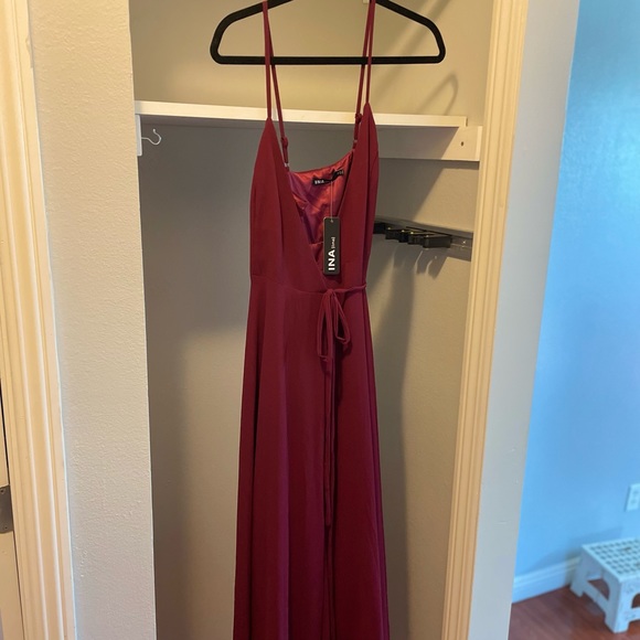 Small burgundy dress with tags. Purchased from morning lavender.com - Picture 2 of 4